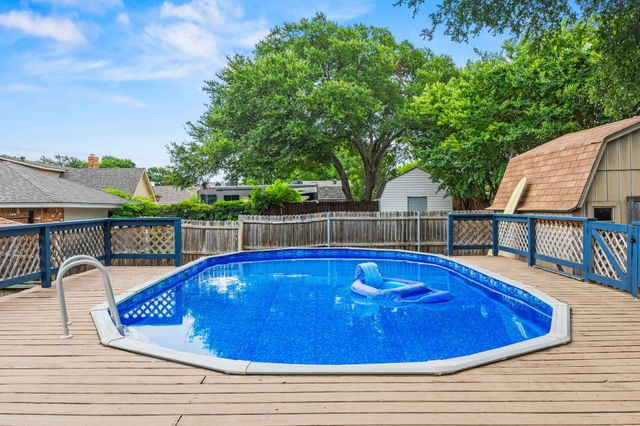 1810 Waterwood Drive, Arlington, TX 76012