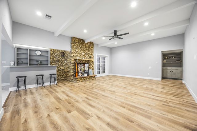 1810 Waterwood Drive, Arlington, TX 76012