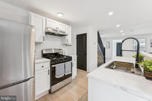 818 SYLVAN ST, Camden, NJ 08104