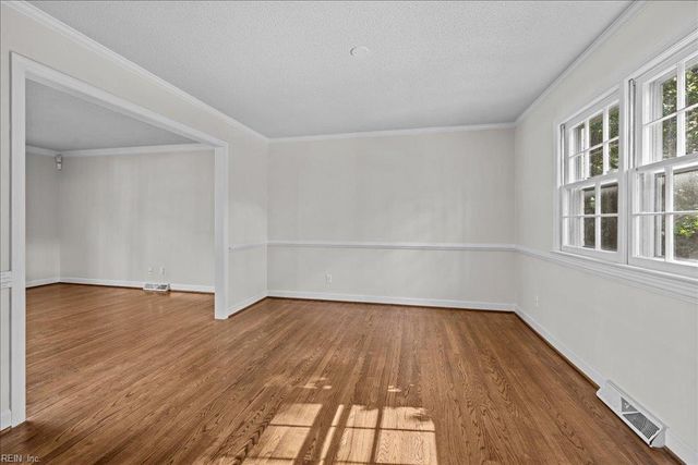 3805 Chelwood LN, Virginia Beach, VA 23452