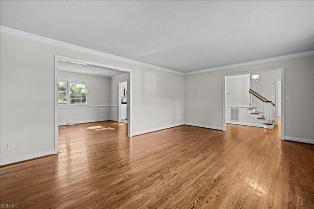 3805 Chelwood LN, Virginia Beach, VA 23452