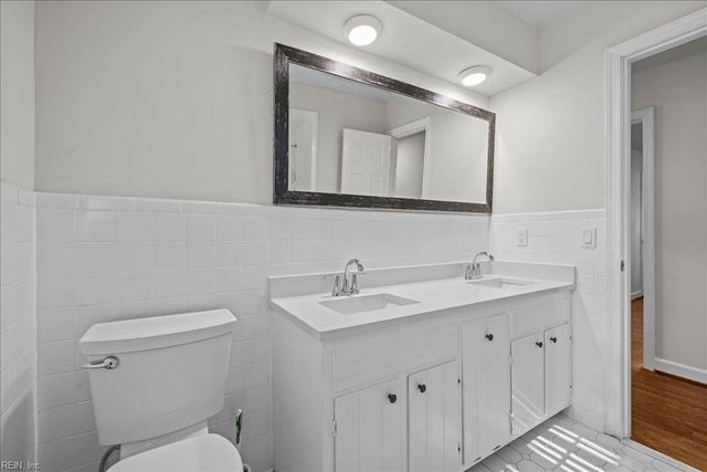 3805 Chelwood LN, Virginia Beach, VA 23452