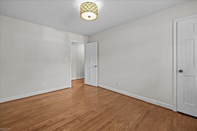 3805 Chelwood LN, Virginia Beach, VA 23452