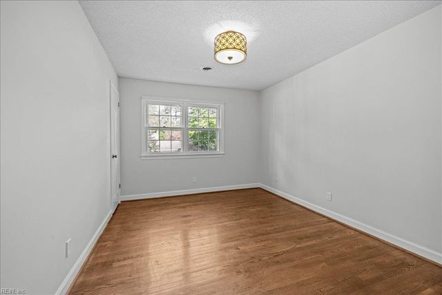 3805 Chelwood LN, Virginia Beach, VA 23452