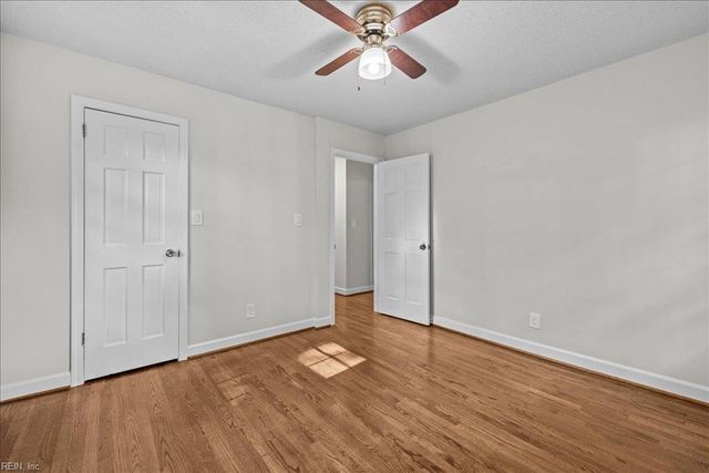 3805 Chelwood LN, Virginia Beach, VA 23452