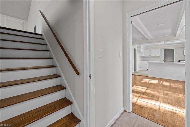 3805 Chelwood LN, Virginia Beach, VA 23452