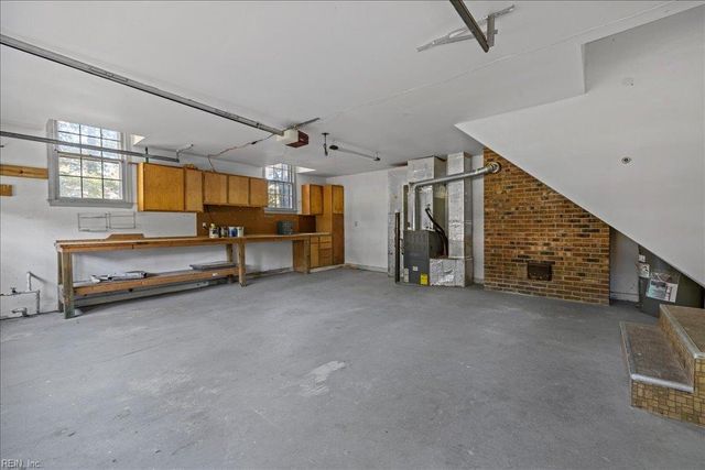 3805 Chelwood LN, Virginia Beach, VA 23452