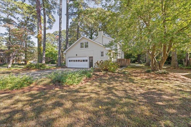 3805 Chelwood LN, Virginia Beach, VA 23452