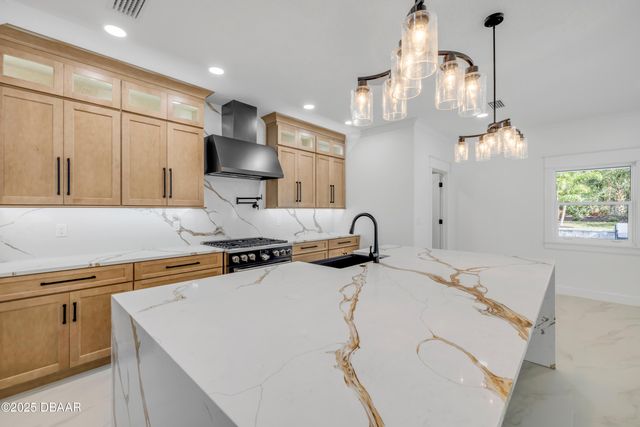 511 Yupon Avenue, New Smyrna Beach, FL 32169