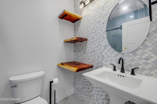 511 Yupon Avenue, New Smyrna Beach, FL 32169