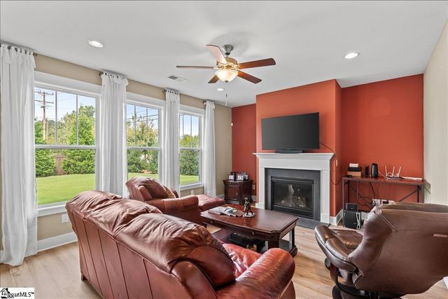 4 Glenview Park Place, Travelers Rest, SC 29690