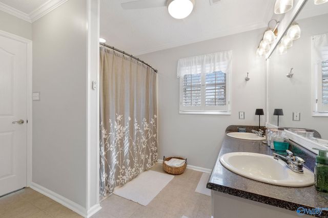 500 Oak Trail NE, Hartselle, AL 35640