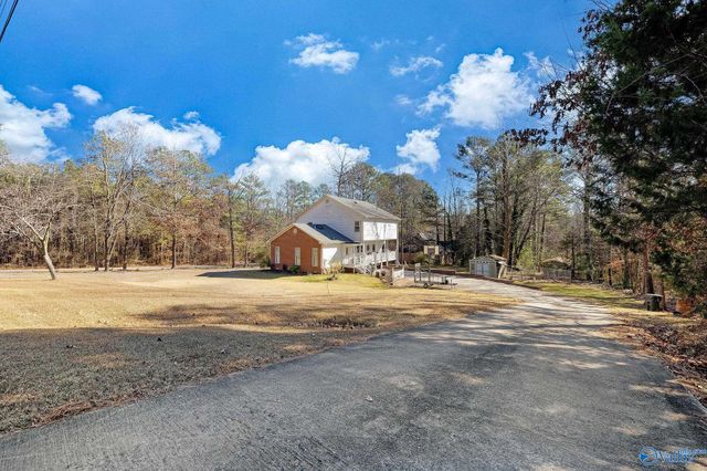 500 Oak Trail NE, Hartselle, AL 35640