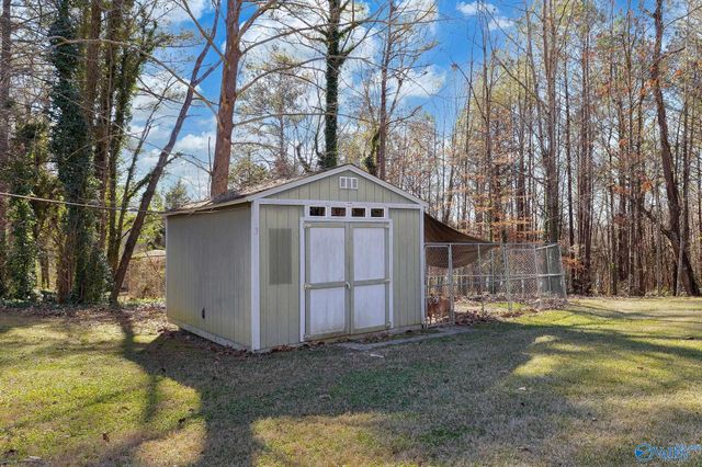 500 Oak Trail NE, Hartselle, AL 35640