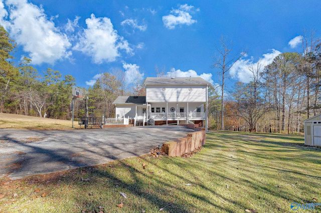 500 Oak Trail NE, Hartselle, AL 35640