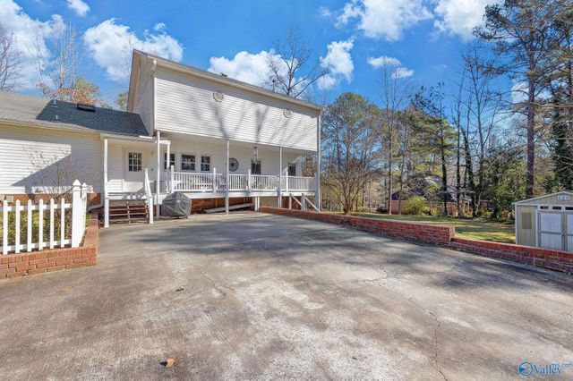 500 Oak Trail NE, Hartselle, AL 35640