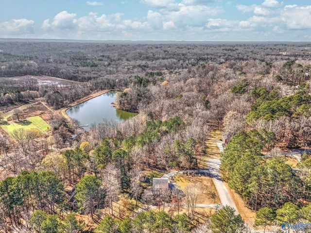 500 Oak Trail NE, Hartselle, AL 35640