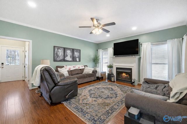 500 Oak Trail NE, Hartselle, AL 35640