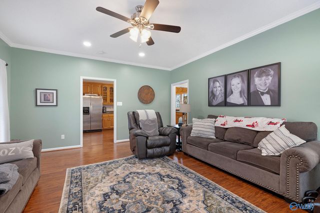 500 Oak Trail NE, Hartselle, AL 35640