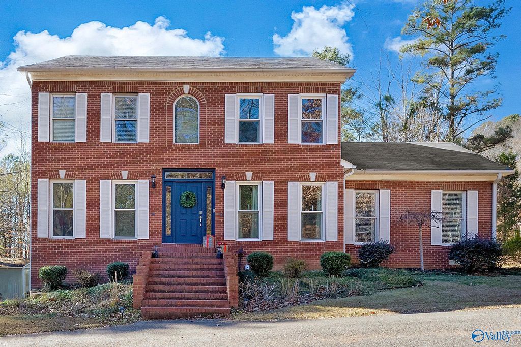 500 Oak Trail NE, Hartselle, AL 35640