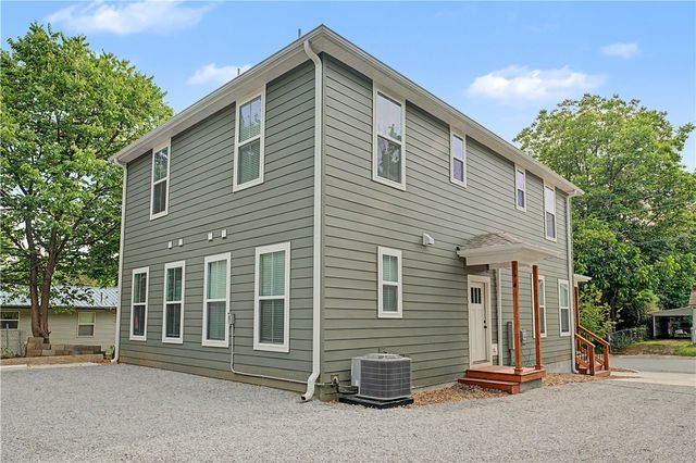 588 S Willow Avenue 2, Fayetteville, AR 72701