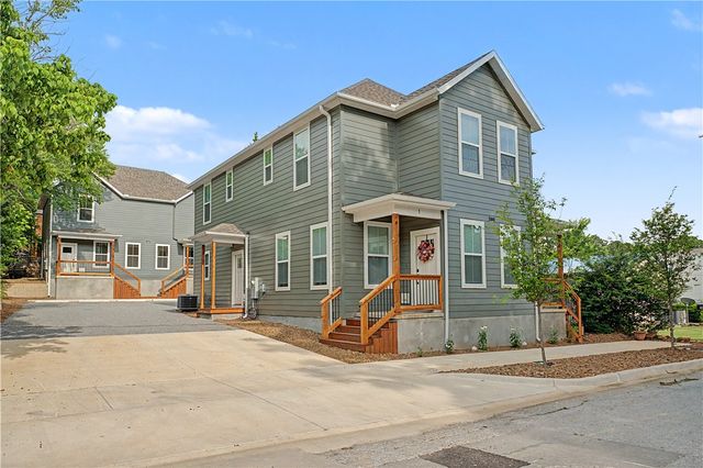 588 S Willow Avenue 2, Fayetteville, AR 72701