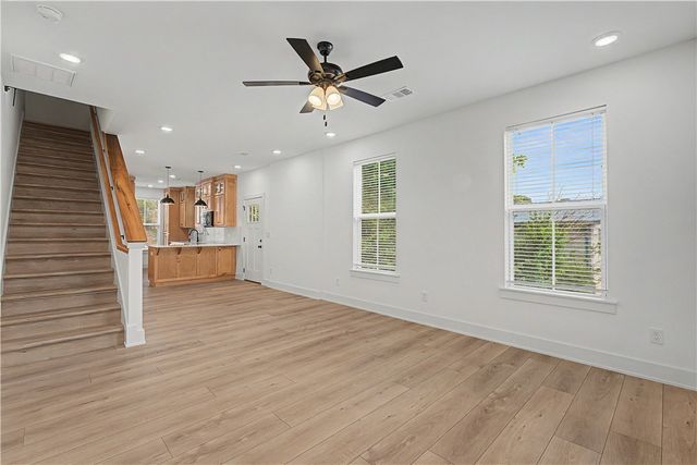 588 S Willow Avenue 2, Fayetteville, AR 72701