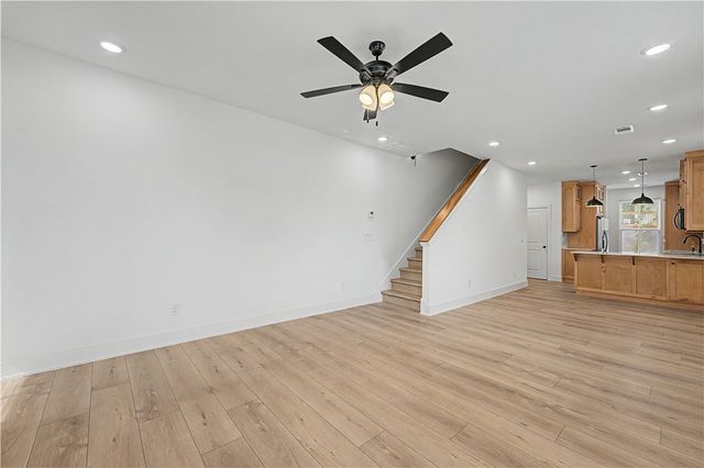 588 S Willow Avenue 2, Fayetteville, AR 72701