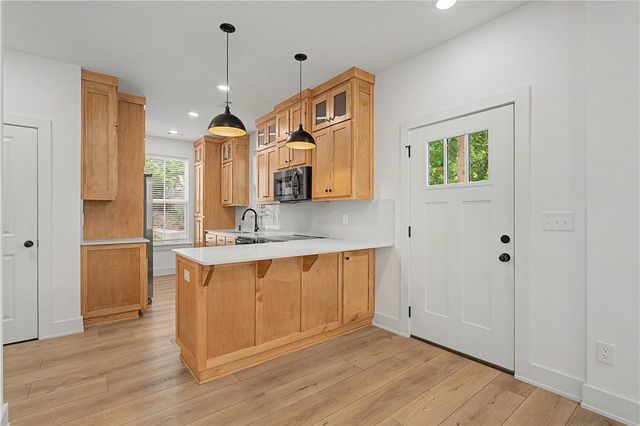 588 S Willow Avenue 2, Fayetteville, AR 72701