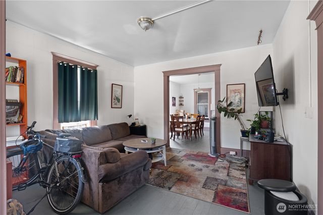 1413 N Garden, Bellingham, WA 98225