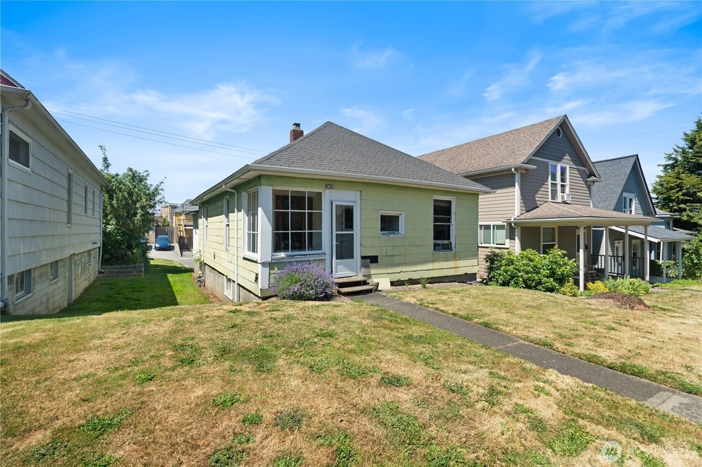 1413 N Garden, Bellingham, WA 98225