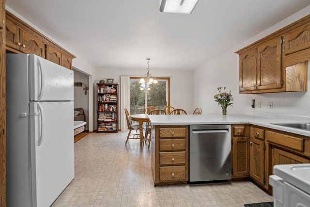 1781 BRIARWOOD COURT, De Pere, WI 54115