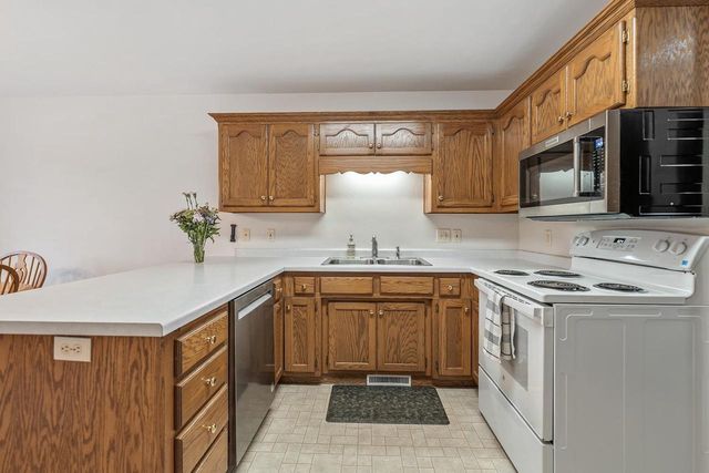 1781 BRIARWOOD COURT, De Pere, WI 54115