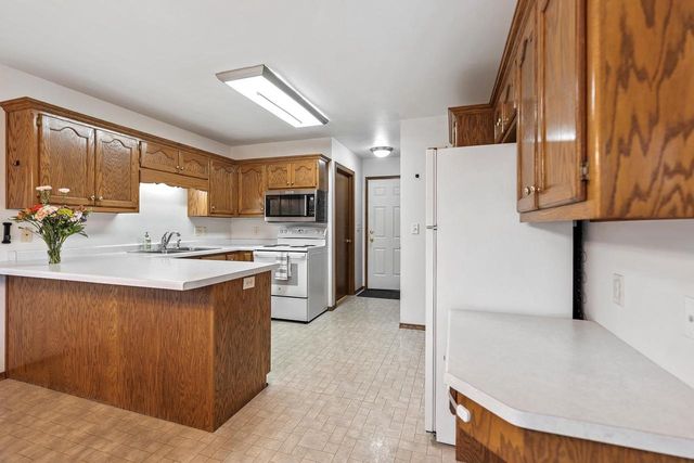 1781 BRIARWOOD COURT, De Pere, WI 54115