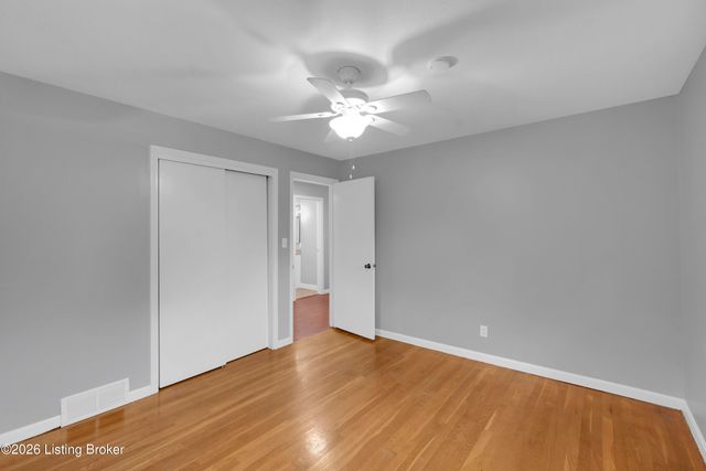 3102 Flair Knoll Dr, Louisville, KY 40216