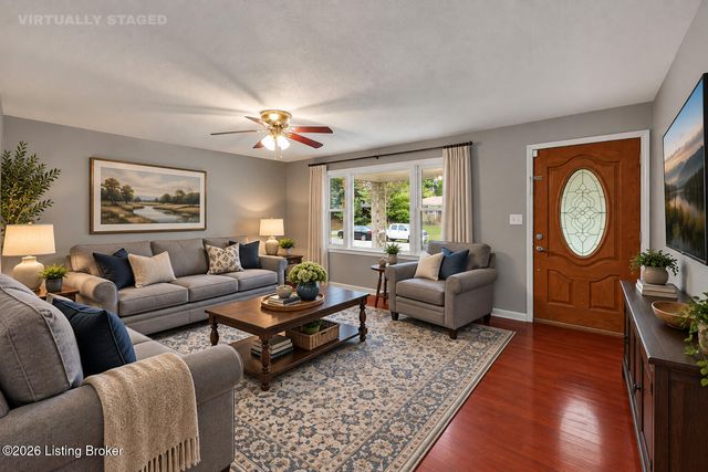 3102 Flair Knoll Dr, Louisville, KY 40216