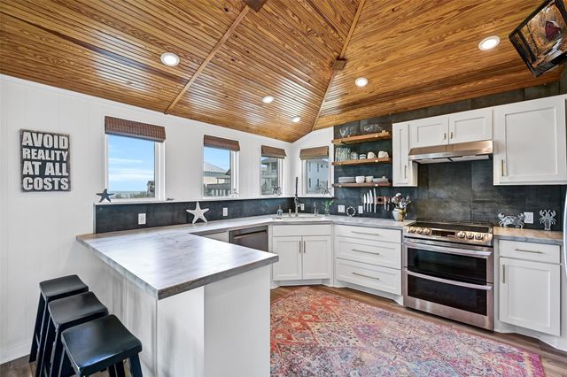 4207 Maison Rouge Court, Galveston, TX 77554