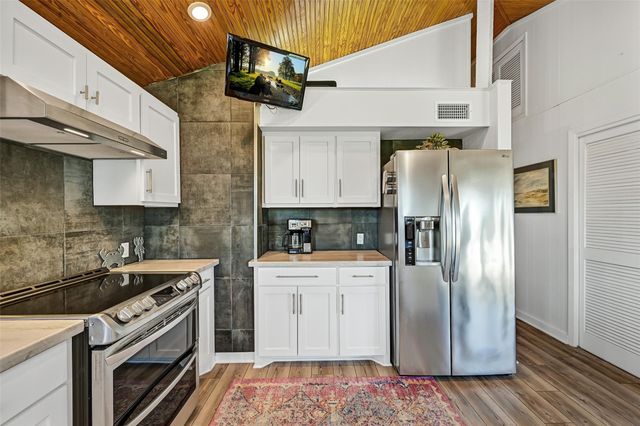 4207 Maison Rouge Court, Galveston, TX 77554