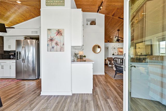 4207 Maison Rouge Court, Galveston, TX 77554