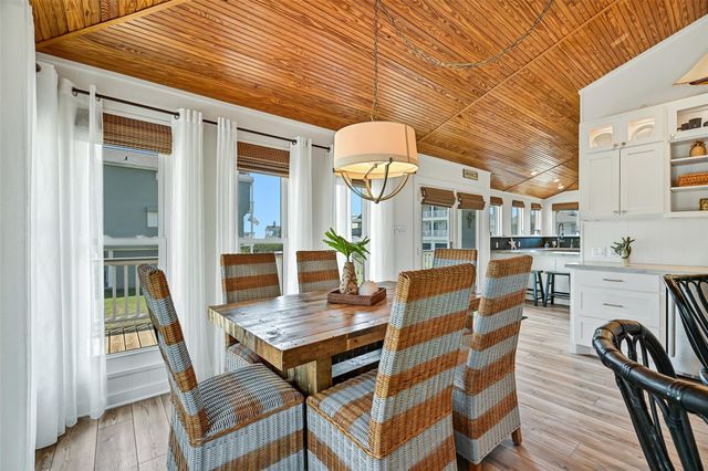 4207 Maison Rouge Court, Galveston, TX 77554