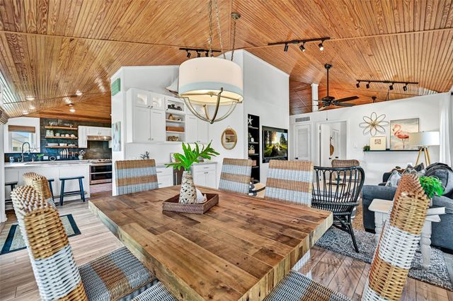 4207 Maison Rouge Court, Galveston, TX 77554