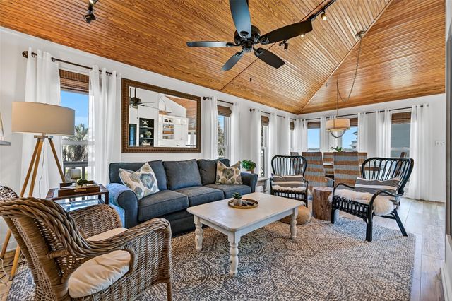 4207 Maison Rouge Court, Galveston, TX 77554