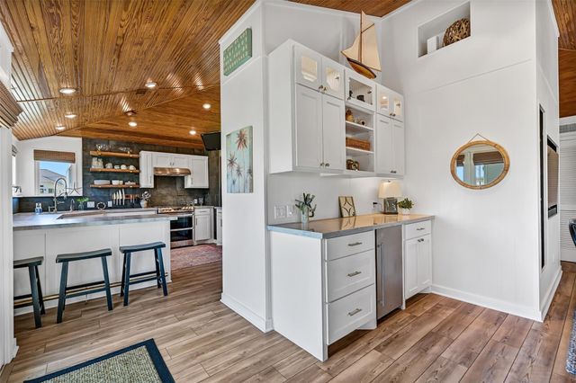 4207 Maison Rouge Court, Galveston, TX 77554