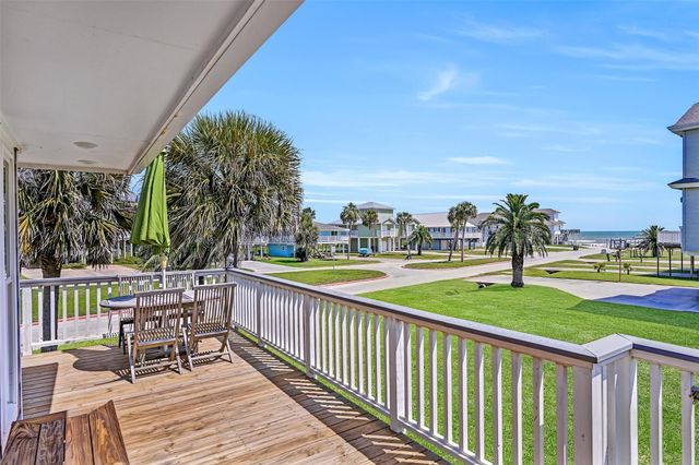 4207 Maison Rouge Court, Galveston, TX 77554