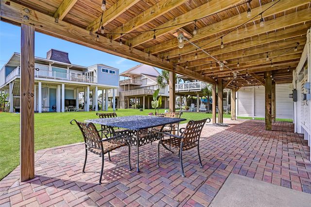 4207 Maison Rouge Court, Galveston, TX 77554