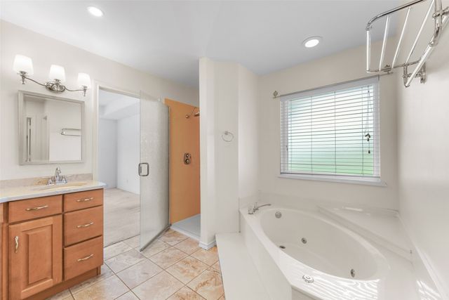 830 S Clinton Lane, Midlothian, TX 76065