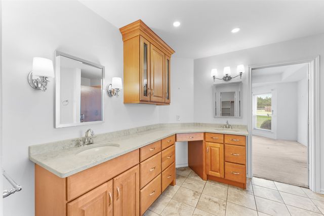 830 S Clinton Lane, Midlothian, TX 76065