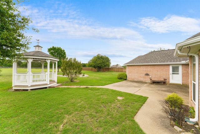 830 S Clinton Lane, Midlothian, TX 76065