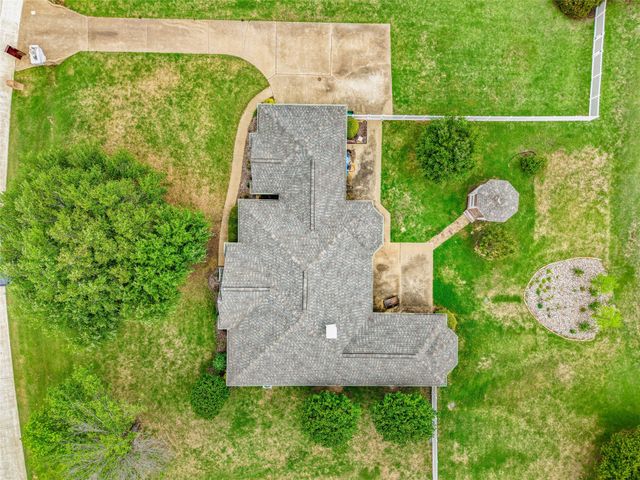 830 S Clinton Lane, Midlothian, TX 76065
