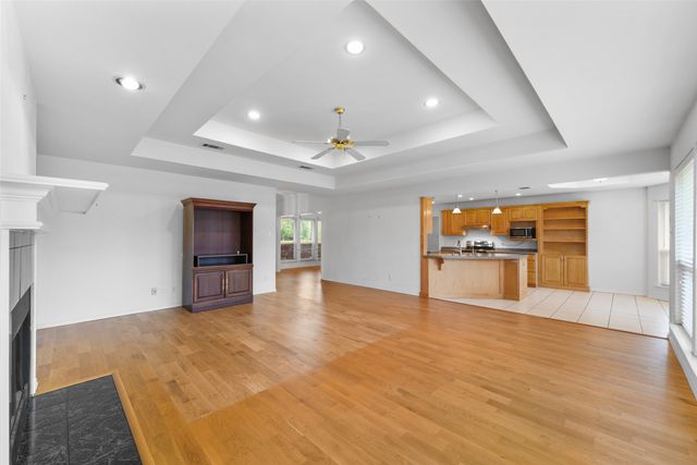 830 S Clinton Lane, Midlothian, TX 76065